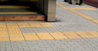 Тактильная плитка ПВХ в Ленинске-Кузнецком - купить от 715 руб. в ТротуарнаяПлитка