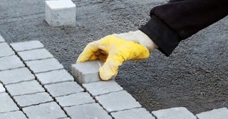 Укладка тротуарной плитки 50 на 50 в Ленинске-Кузнецком в октябре