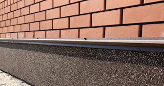 Облицовка цоколя керамогранитом в Ленинске-Кузнецком в октябре
