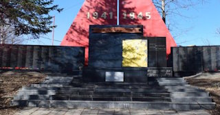 Профессиональное благоустройство памятников в Ленинске-Кузнецком в октябре